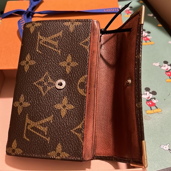 Authentic Louis Vuitton vintage wallet - Picture 9 of 16